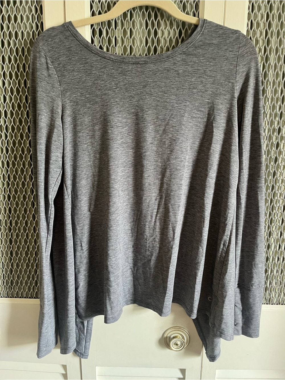 Women’s Long Sleeve Scoop Neck Athletic Top - Gray